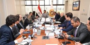 وزير الصناعة: نرحب بمبادرة التحول إلى الطاقة الشمسية - المدينة برس
