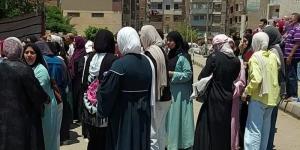 الأسئلة محتاجة تركيز والوقت مكفاش، شكاوى من صعوبة امتحان الكيمياء بالقليوبية (صور) - المدينة برس