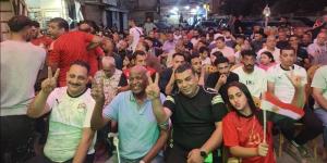 يشاهد مباراة المنتخب.. ثروت فرج يتابع مواجهة مصر وأستراليا من أحد مقاهي المنصورة - المدينة برس