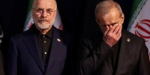 مراسم تشييع المرشد، بزشكيان وكبار قادة إيران يلقون التحية على جثمان خامنئي - المدينة برس