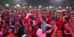 فرحة المصريين بتأهل منتخب مصر إلى دور الـ 16 بمركز شباب الجزيرة (فيديو) - المدينة برس