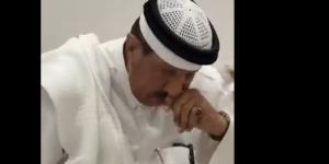 3 مشاهد مؤثرة لفوز الفراعنة، كويتي وسوري يبكيان بشدة وشاب غزاوي يخفي عينه بعلم مصر (فيديو) - المدينة برس