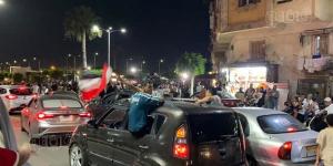 حلوى من شرفات المنازل وسيارت تجوب الشوارع، 15 صورة ترصد احتفال أهالي بورفؤاد بتأهل مصر (صور) - المدينة برس