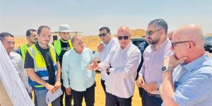 نائب وزيرة الإسكان يتفقد مشروعات البنية التحتية بالعبور الجديدة - المدينة برس