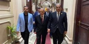 رئيس مجلس القضاء الأعلى يهنئ رئيس استئناف القاهرة بمناسبة توليه رئاسة المحكمة - المدينة برس