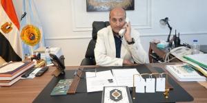محافظ أسيوط يهنئ الطالبة الأولى على مستوى الجمهورية في الدبلومات الفنية الصناعية - المدينة برس