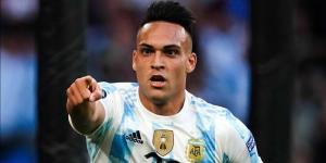 مارتينيز لاعب الأرجنتين لـ"حكم مباراة مصر": شكرا.. أداؤك ممتاز - المدينة برس