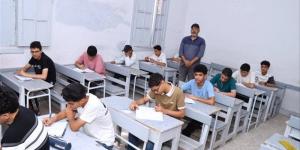 طلاب الثانوية العامة النظام القديم يؤدون اليوم امتحان مادة الديناميكا - المدينة برس