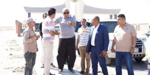 محافظ مطروح يتفقد الطريق الدولي ويوجه بالتشجير ورفع الكفاءة - المدينة برس