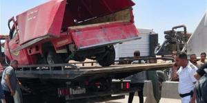 النيابة تصرح بدفن جثامين ضحايا انقلاب سيارة عمال بالصف وتستعجل التقرير المروري - المدينة برس