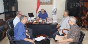 محافظة بني سويف تبحث تسريع تحصيل مستحقات الدولة عن مشروعات الصرف الزراعي المغطى - المدينة برس