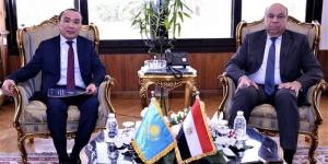 وزير الطيران يبحث مع سفير كازاخستان تعزيز الربط الجوي وتنشيط الحركة السياحية بين البلدين - المدينة برس