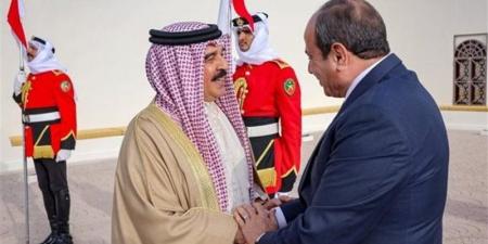 رسائل السيسي لـ ملك البحرين: ندعم أمن واستقرار المملكة.. ندين الاعتداءات غير المبررة ضد أراضيها.. وأمن الدول العربية امتداد للأمن القومي المصري - المدينة برس