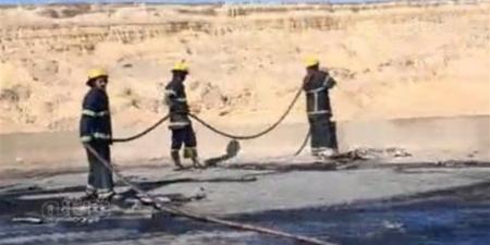 حريق يلتهم تريلا محملة بالكراتين على الصحراوي الشرقي في المنيا - المدينة برس