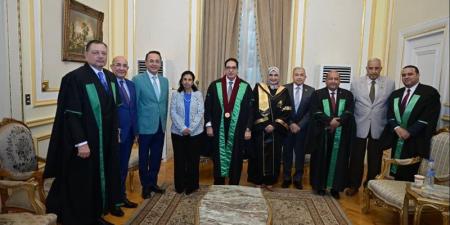 جامعة القاهرة تحتفي بمئوية كلية العلوم ورئيس الجامعة يدشن الكتاب التذكاري والموقع الإلكتروني (صور) - المدينة برس