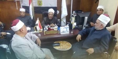 مدير أوقاف قنا يتابع جهود تعزيز الانضباط الدعوي والإداري (صور) - المدينة برس