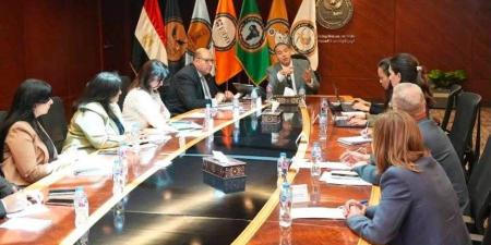 إسلام عزام يبحث مع وفد البنك الدولي مستجدات تطوير سوق رأس المال وخطط "الشورت سيلينج" و"صانع السوق" - بوابة المدينة برس