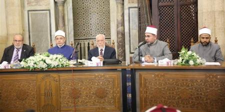 الأزهر: المجالس الحديثية حصن للتراث، وختم كتابي الترمذي ترسيخ للتلقي المباشر عن العلماء - المدينة برس