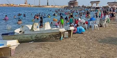 تغيير لون الرايات من الحمراء لـ الصفراء، شواطئ القطاع الغربي بالإسكندرية تغازل المصطافين - المدينة برس