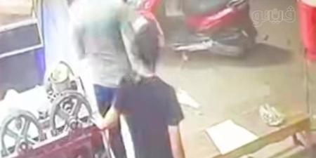دهس أسرة في أبو حماد..سيارة مسرعة تصدم أم وطفليها ووالدتها بالشرقية - المدينة برس