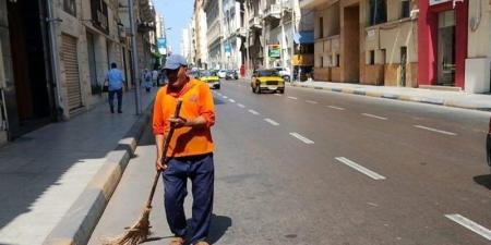 خلال 3 أيام، رفع 227 طنًا من المخلفات والتراكمات بالطريق الدولي الساحلي بالإسكندرية - المدينة برس