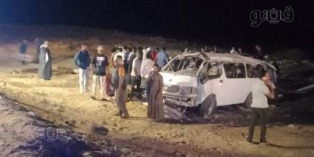 إصابة 11 شخصًا في انقلاب ميكروباص على طريق "الخارجة – أسيوط" (صور) - المدينة برس