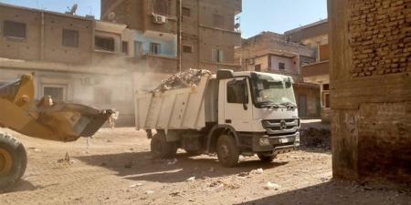 رفع 29 طنًا من القمامة والمخلفات بمدينة قفط وقرية الكلاحين في قنا (صور) - المدينة برس