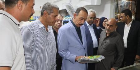 محافظ سوهاج يتفقد منفذ "مستقبل مصر" للسلع الغذائية بميدان الثقافة - المدينة برس