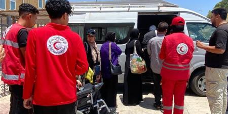 دعم متواصل لغزة، الهلال الأحمر يستقبل مصابين جددا ويودع المتعافين بمعبر رفح - المدينة برس