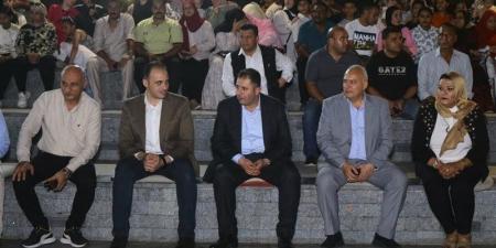 محافظ دمياط يشهد عروض فرقة الأنفوشي في مهرجان شاطئ الفن برأس البر (صور) - المدينة برس