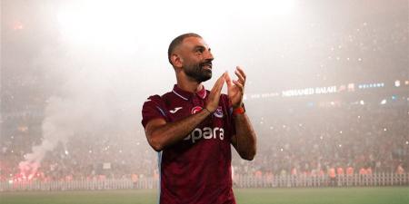 مشاهد جديدة من حفل تقديم محمد صلاح لاعبًا في طرابزون سبور التركي - المدينة برس
