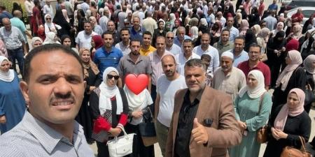 متضررو قانون الأسرة يحتشدون أمام القضاء الإداري بالتزامن مع نظر دعوى علانية جلسات النواب - المدينة برس