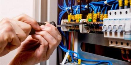 الكهرباء تفسر حقوق وواجبات التفتيش على سرقة التيار الكهربائي بالمنازل - المدينة برس