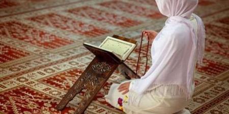 عالم أزهري عن واقعة منع فتاة من الصلاة داخل مطعم: صلاة المرأة في بيتها هو الأصل - المدينة برس
