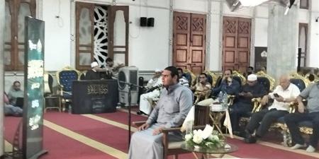 معلم أزهري كفيف يبهر لجنة الحكم خلال تصفيات دولة التلاوة (فيديو) - المدينة برس
