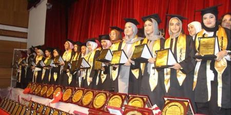 تعليم الجيزة يكرم أوائل الشهادة الإعدادية بإدارة شمال المحافظة (صور) - المدينة برس