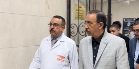 احنا معاك لحد ما تطمن، محافظ سوهاج يزور الطفل محمود شادي ويوجه بنقله إلى أسيوط - المدينة برس