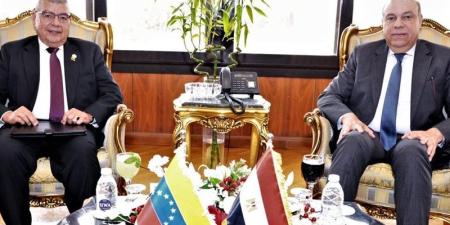 وزير الطيران يبحث مع سفير فنزويلا مستجدات مشروع اتفاقية النقل الجوي بين البلدين - المدينة برس