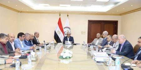 وزير الإنتاج الحربي يبحث مستجدات الإنتاج وخطط تطوير الشركات التابعة - المدينة برس