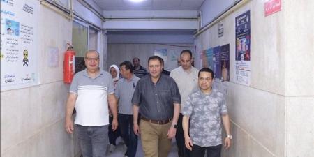 محافظ دمياط يتفقد المستشفى العام لمتابعة الخدمات الصحية والتواصل مع المرضى (صور) - المدينة برس