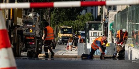 فرنسا تحتاج إلى العمال وتخشى المهاجرين .. تناقض يسبق "رئاسيات 2027" - بوابة المدينة برس
