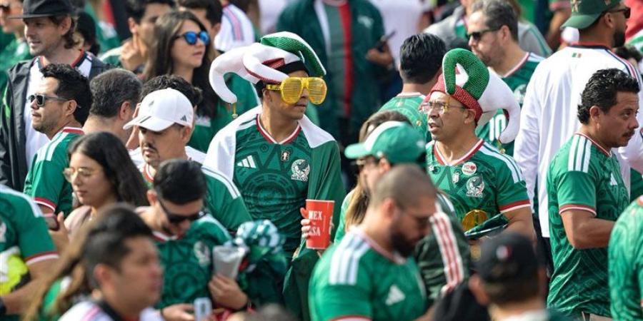 وفاة 3 مشجعين في احتفالات جماهير المكسيك بالتأهل التاريخي بكأس العالم - المدينة برس