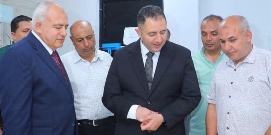 محافظ دمياط يفاجئ المركز التكنولوجي بميت أبو غالب ويوجه بتسريع ملفات المواطنين - المدينة برس
