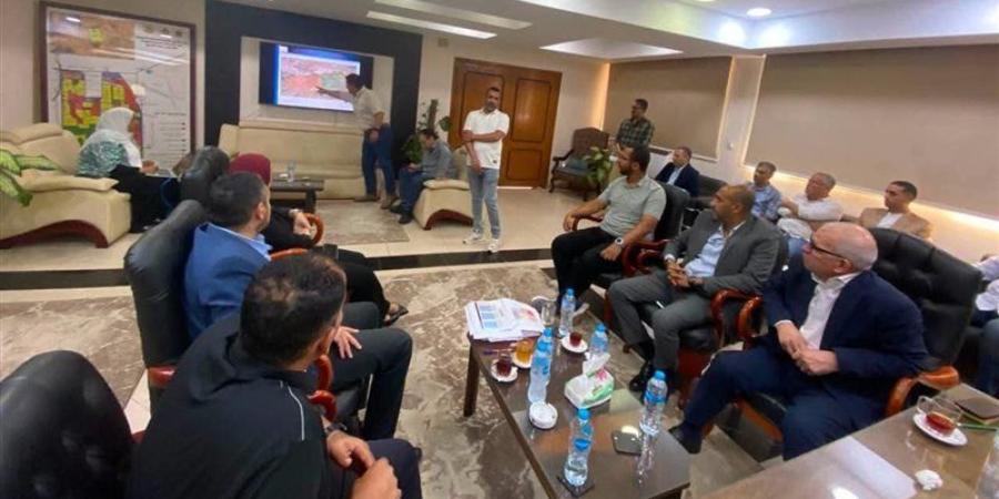 نائب رئيس هيئة المجتمعات العمرانية يتابع مشروعات المرافق بمدينة الشروق - المدينة برس