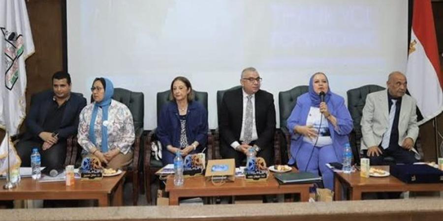 تجارة عين شمس تناقش مشروعات تخرج تبرز أهمية التحول الرقمي لخدمة قضايا المجتمع - المدينة برس