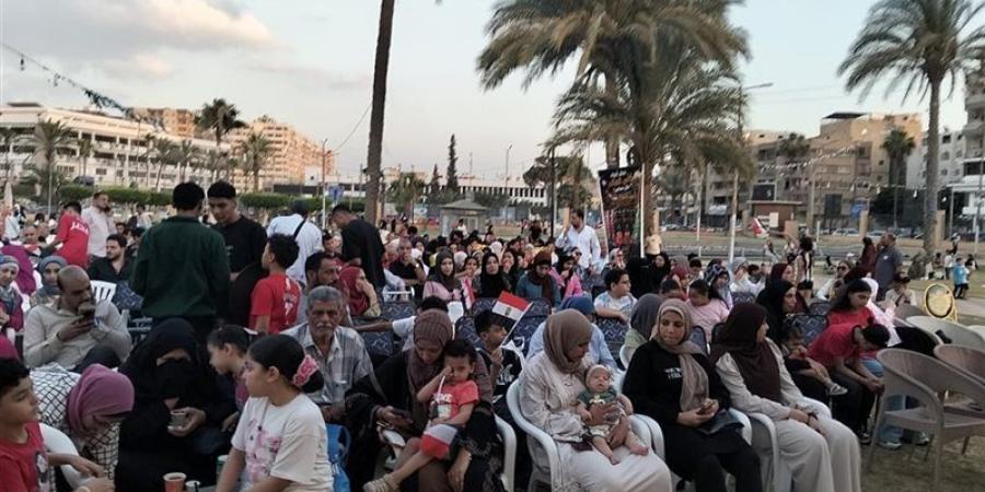 الكراسي خلصت، زحام على المقاهي وفي الحدائق بالإسماعيلية (فيديو وصور) - المدينة برس