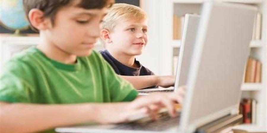 كيف تحمي خدمتي "اطمن" و"اطمن على الآخر" الأطفال من المخاطر الإلكترونية؟ - المدينة برس