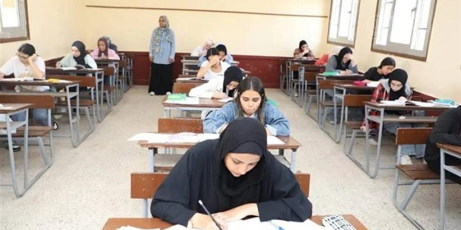 الثانوية العامة 2026، مواصفات امتحان الإنجليزي لطلاب جميع الشعب - المدينة برس