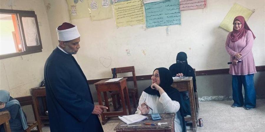 هدوء وانتظام بلجان امتحان الرياضيات التطبيقية لطلاب القسم العلمي بالثانوية الأزهرية بالدقهلية - المدينة برس
