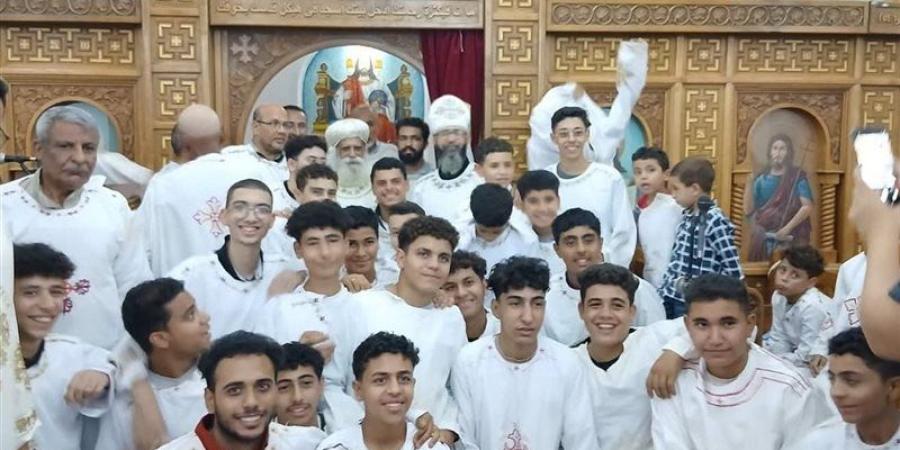 الأنبا جوارجيوس يرسم شمامسة جدد للخدمة في إيبارشية مطاي - المدينة برس